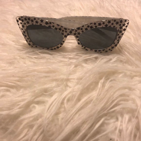 Nicki Minaj Accessories - Star cat eye shaped shades!⭐️